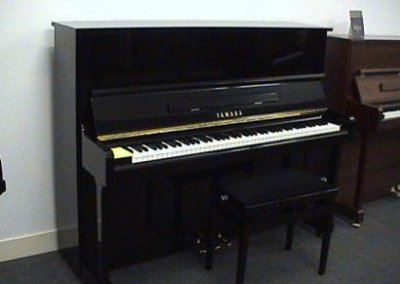 Yamaha U3